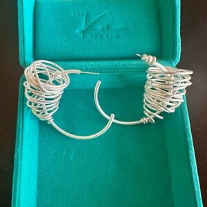 KHOI Silver Wire Hoop Earrings
